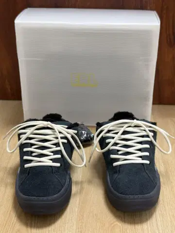ERL SUEDE SKATE VAMPS SNEAKER 스니커즈