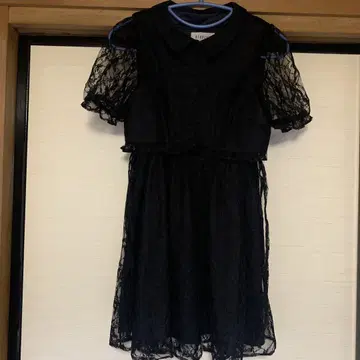 버블스 레이스 블랙 플레어 원피스