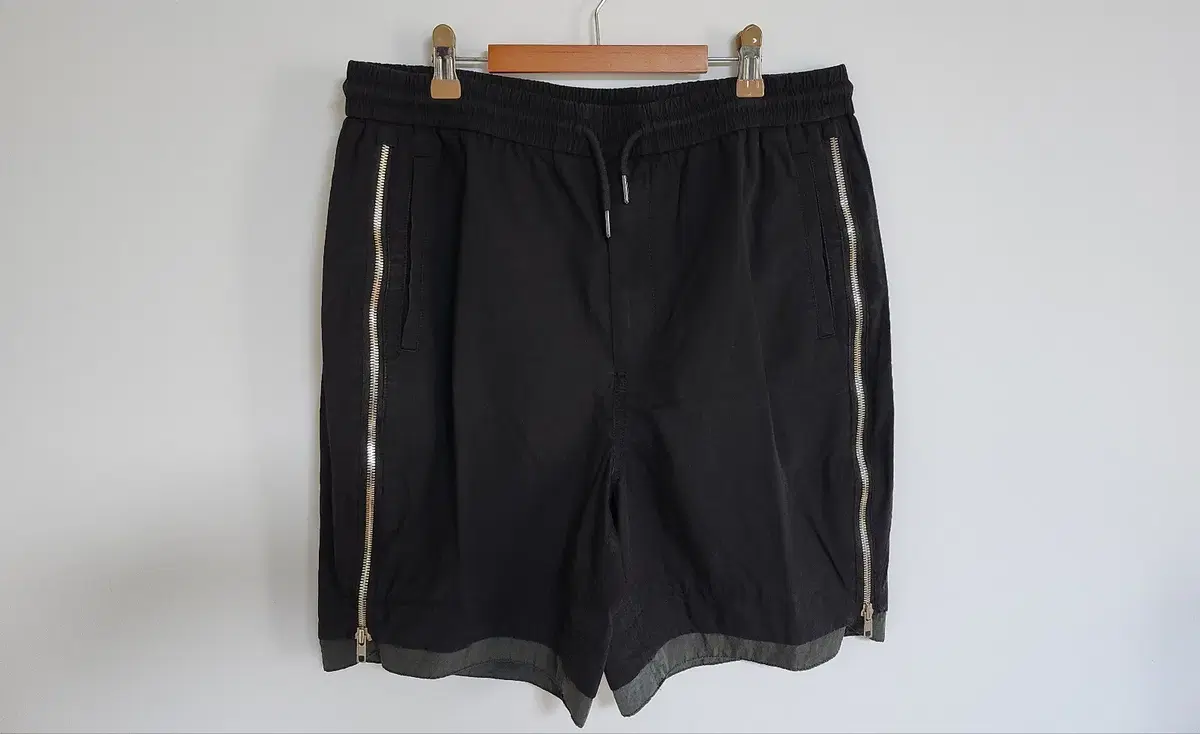 48 Juunj Black Side Zipper Nylon vahn Pants JC3525P115
