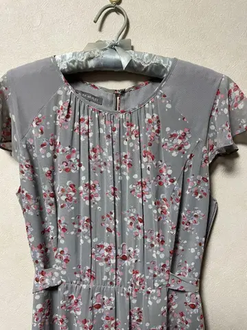 LAURA ASHLEY 그레이 꽃무늬 반팔 원피스 사이즈 13