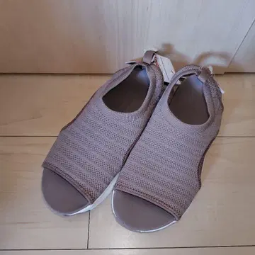 [미사용 새상품] 스케쳐스 아치 핏 샌들 스트레치 니트 22cm