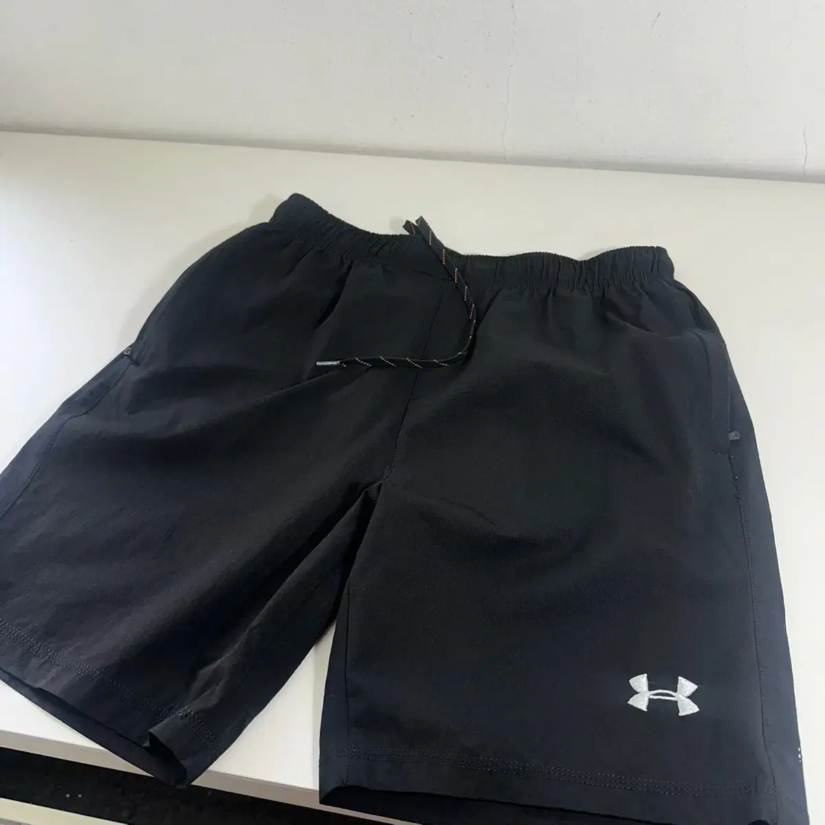 L Under Armour Black Training Nylon Shorts