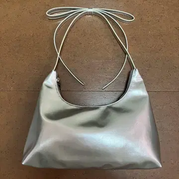 Heather 하프문 리본 BAG 실버