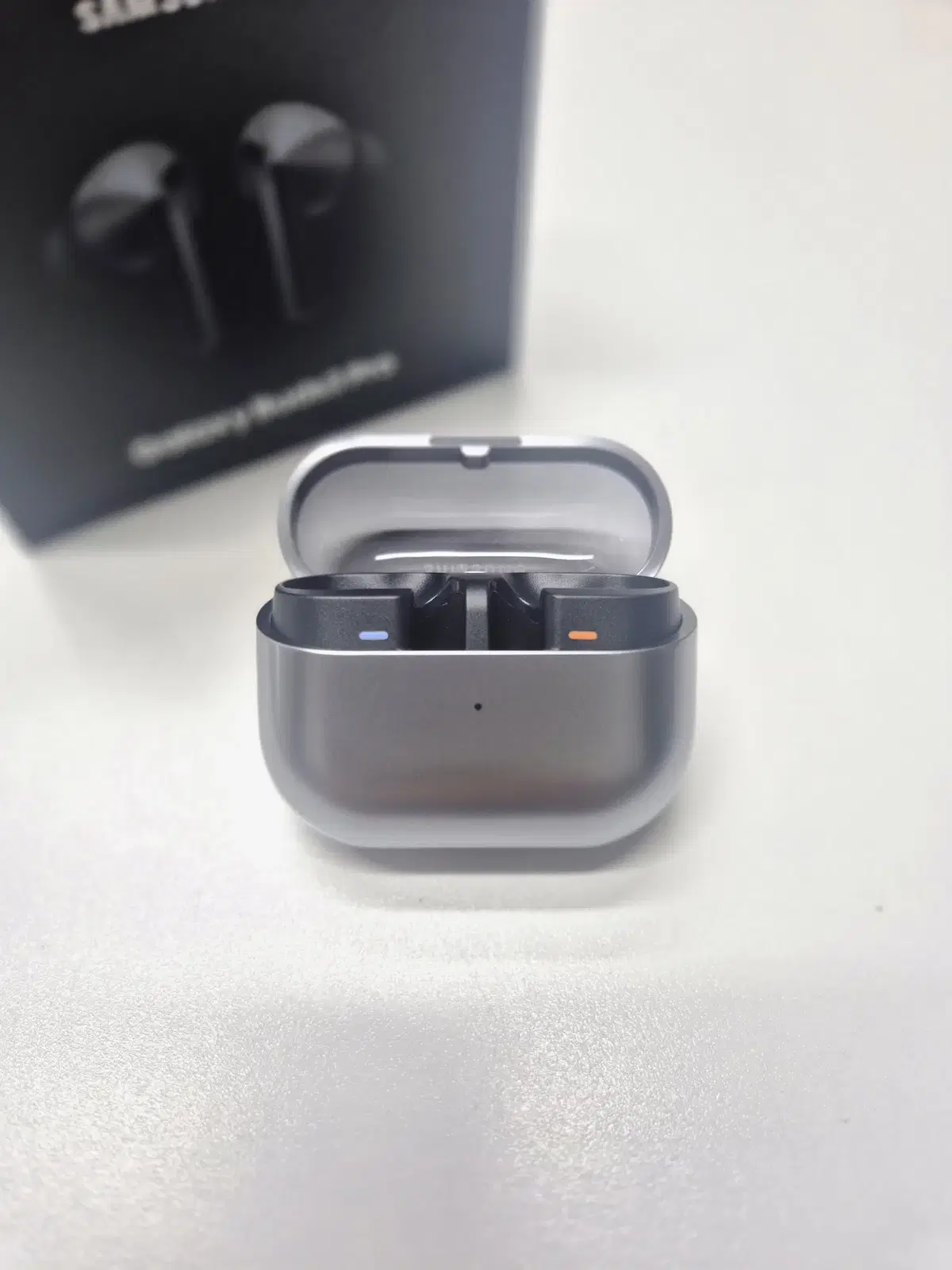 Buds 3 Pro Silver Body (Charging Case) Single/Individual/Used/Samsung Genuine