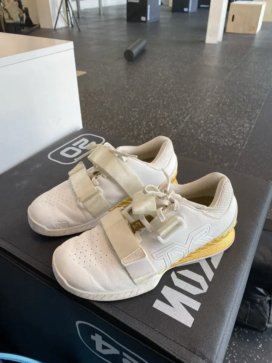 TYR Weightlifting Shoes 7.5 255mm