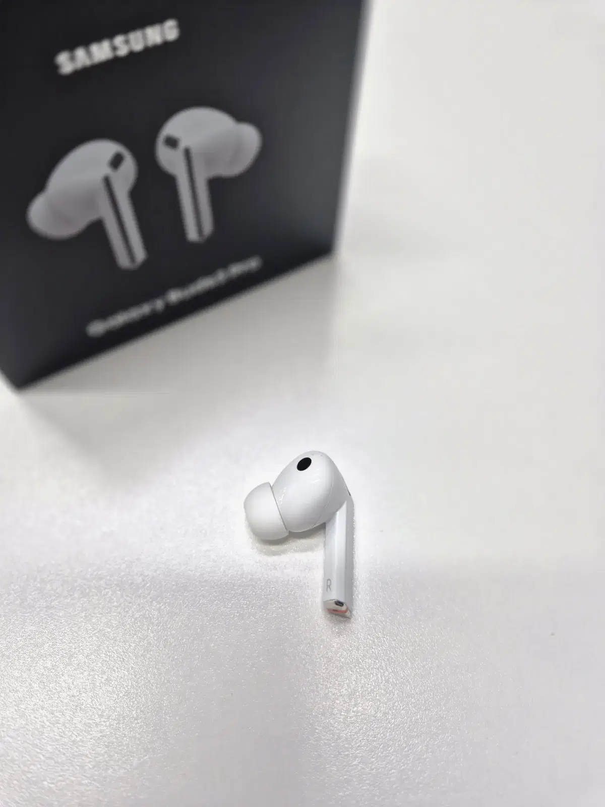 Buds 3 Pro White Right R Earphone Only/Authentic/Used/Samsung Authentic