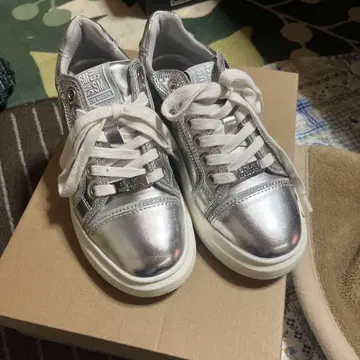 STEVE MADDEN GALV 클래시컬 스니커즈 실버