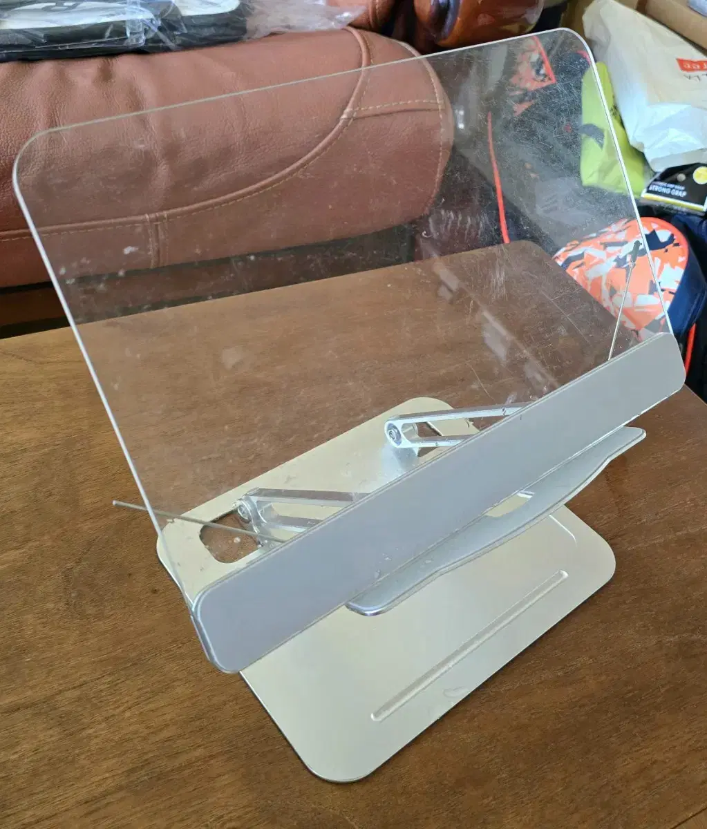 Height-adjustable folding book stand