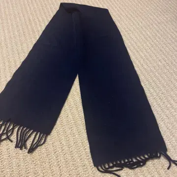 NINA RICCI 네이비 머플러 프린지 장식