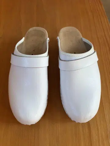 MOHEDA TOFFELN 사보 샌들