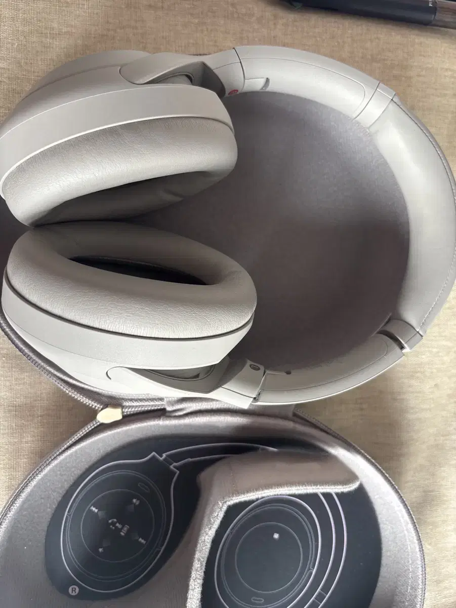 Sony WH-1000XM4