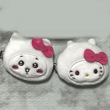 치이카와 산리오 헬로키티 헤어 클립 2개 묶음 판매