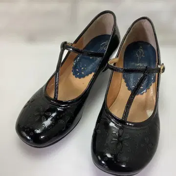 키다리 아저씨 스트랩 펌프스 22.5cm 블랙 에나멜
