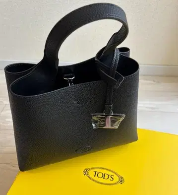 TOD 블랙 가죽 핸드백