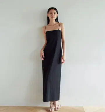 searoomlynn 패드 in 스파게티 플레어 라인 드레스 시루무린