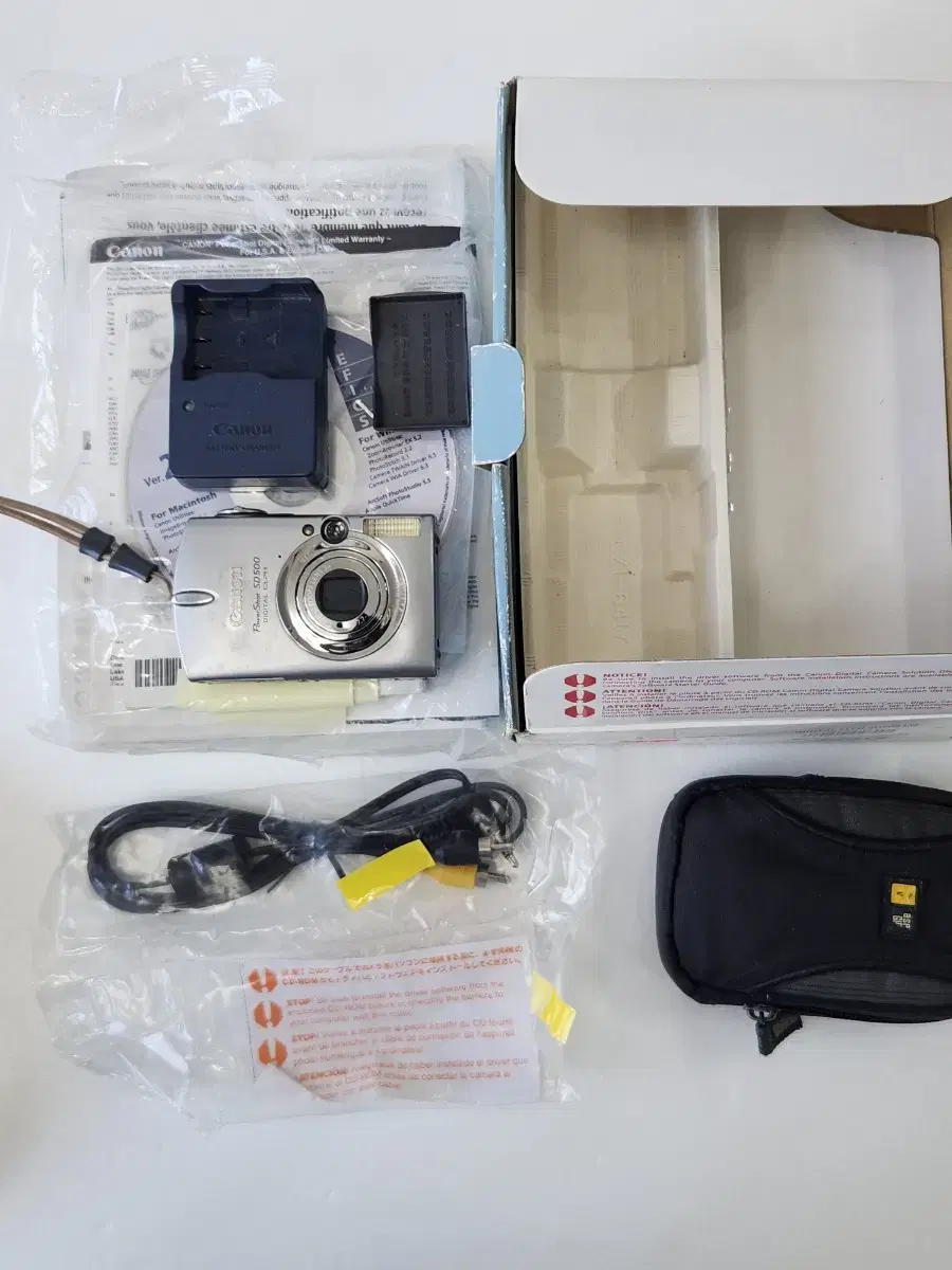Canon IXY 70 IXUS 600 PowerShot 500 Digital Camera Vintage Digital Camera