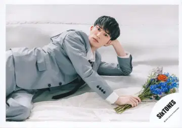 SixTONES 나 제시 공식 사진*1장