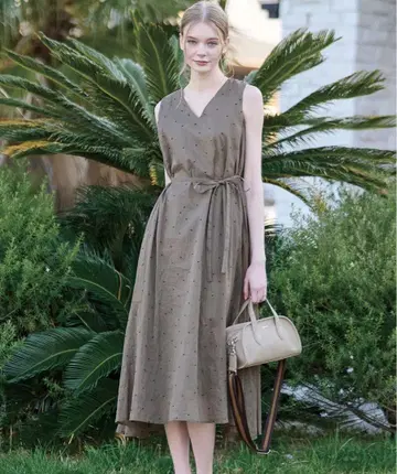 DRESSTERIOR 드레스테리아 도트 자수 볼륨 원피스 새상품