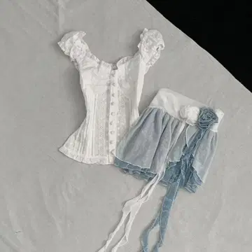 화이트 프릴 셋업