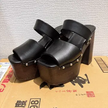 EMODA 블랙 스터드 샌들