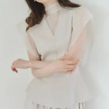 새상품 SNIDEL Sustainable 시어 보타이 페플럼 니트 풀오버