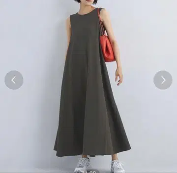 그린 라벨 릴랙싱 패널 플레어 원피스