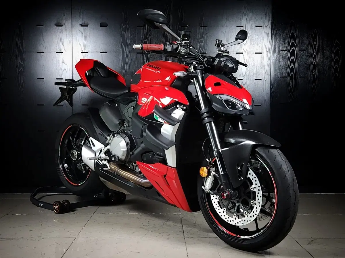 [Ducati] Streetfighter V2, Busan Gimhae Yangsan Ulsan Changwon Daegu Seoul Gyeonggi Daejeon Gwangju Jeonbuk