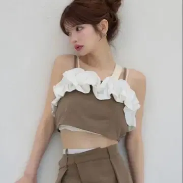 Ambre Neige 배색 프릴 뷔스티에와 팬츠 세트