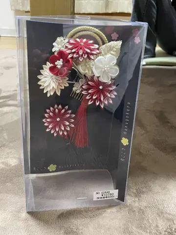 일본 의류 머리 장식 빨흰 꽃 장식 투명 케이스 포함