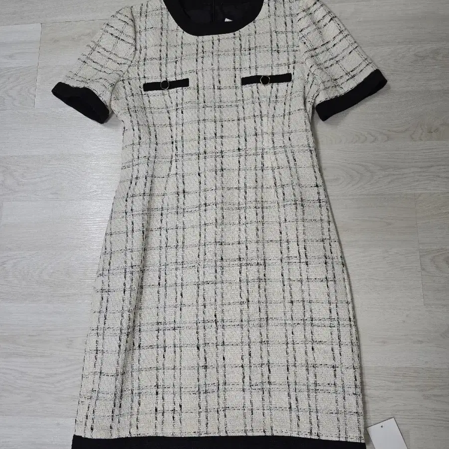 ROEM | 로엠 Roem Tweed Short Sleeve Mini Onepiece on Bunjang