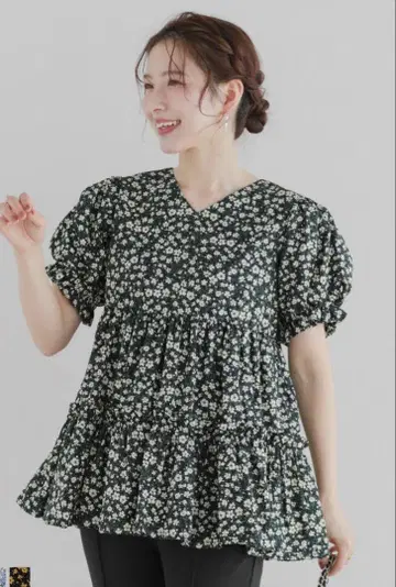 미니 꽃무늬 퍼프 슬리브 V 넥 티어드 상의
