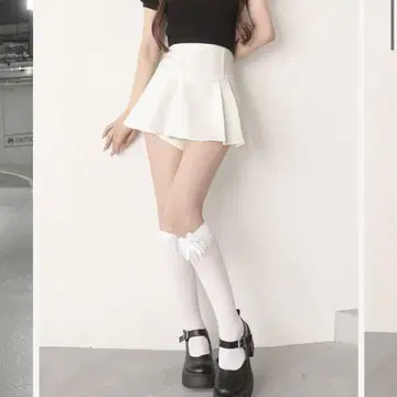 미사용 새상품 택 포함 darich 실루엣이 예쁜 미니 스커트