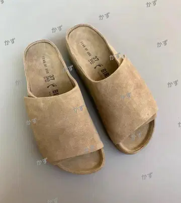 BIRKENSTOCK 샌들