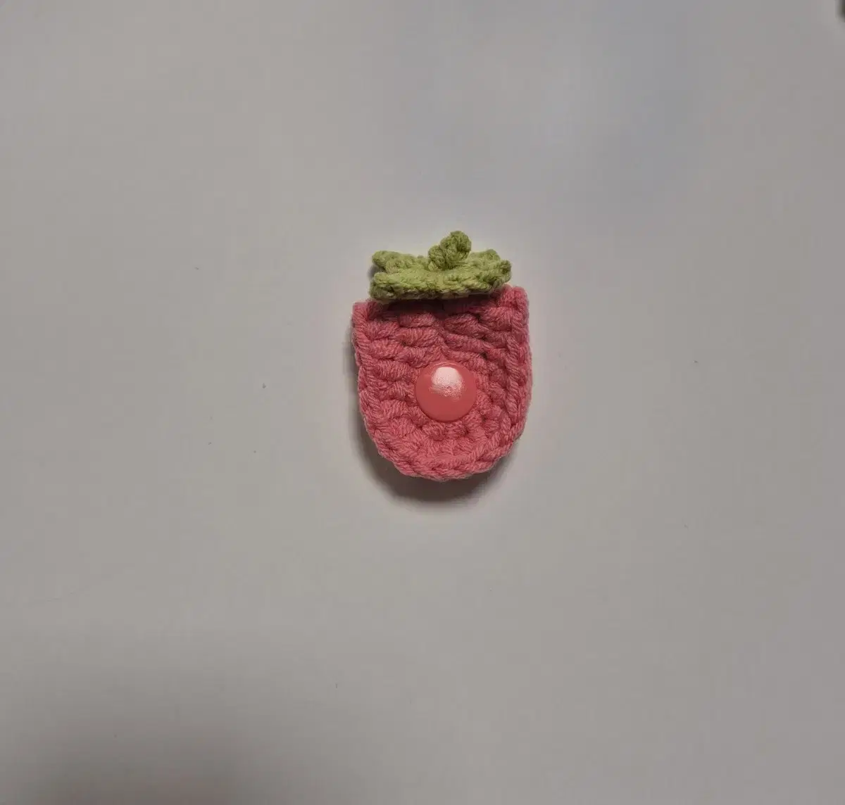 Knitted Strawberry Cord Keeper