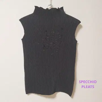 스페치오 플리츠 셔틀 플리츠 슬리브리스 프릴 넥 탑