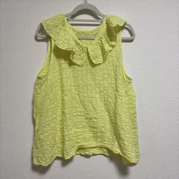 네스트로브 프릴 블라우스