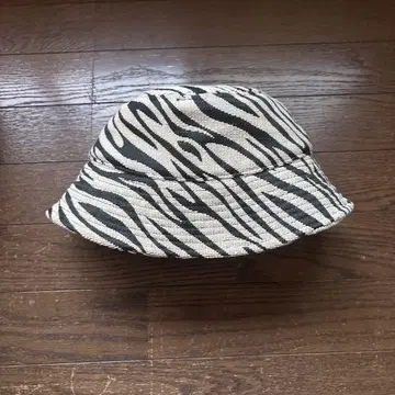제브라 패턴 버킷 햇