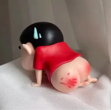 크레용 신짱 엉덩이 때리는 피규어