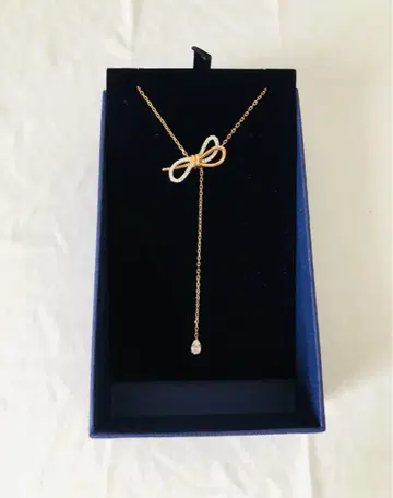 스와로브스키 Swarovski 리본 Lifelong Bow 목걸이