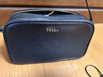 훌라 블랙 숄더백