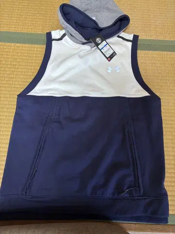 Under Armour 후드 부착 베스트 네이비/화이트 XL