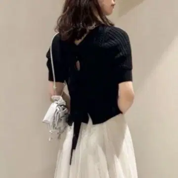 SNIDEL 백 오픈 리본 니트 TOPS