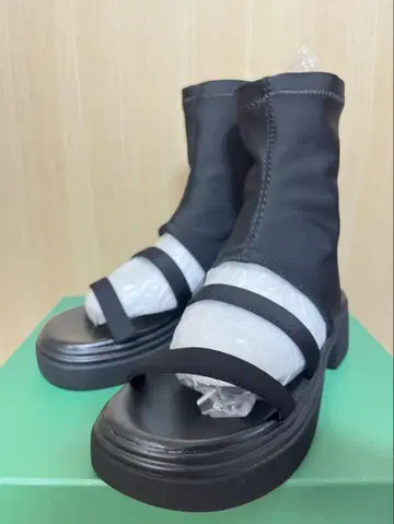 오픈토 썸머 부츠 통굽 스트레치 샌들