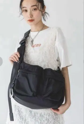 JEANASIS 나일론 숄더백