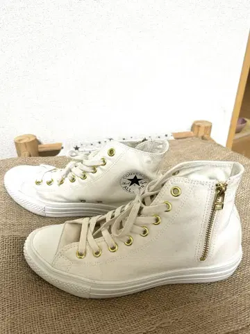 CONVERSE ALL STAR 아이보리 하이컷 스니커즈 경량