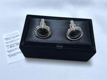 블랙 커프스 브라이덜