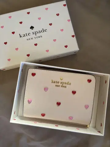 kate spade 하트 모티브 두겹 지갑