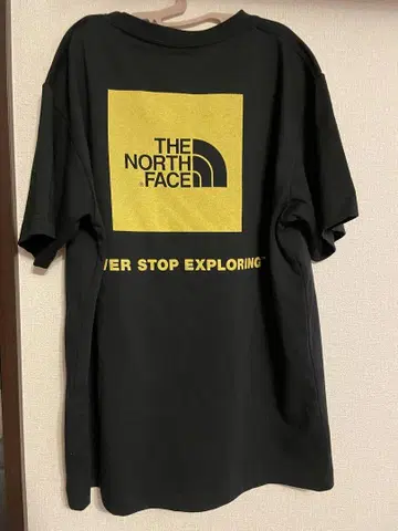 THE NORTH FACE 티셔츠 블랙/옐로우 컬러
