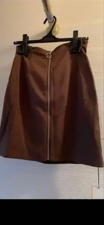 릴리안 캐럿 브라운 프론트 지퍼 미니 스커트