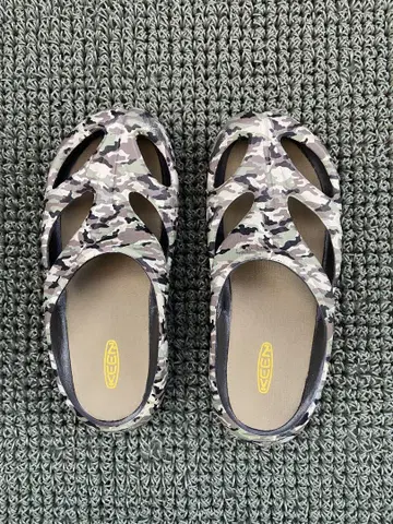 KEEN 샨티 샌들
